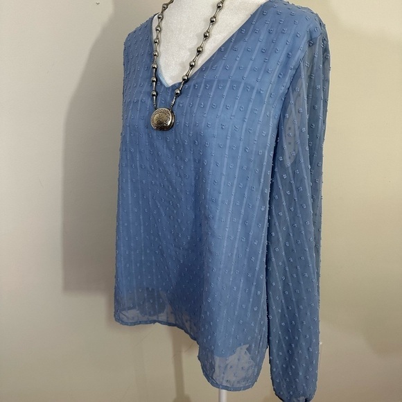 Shein sz lg top powder blue semi dressy long sleeves, lined, textured fabric - Picture 9 of 12